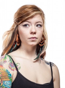 Laura, 23, tatuadora