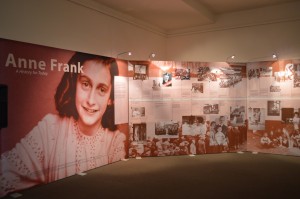 Gold-Museum-Anne-Frank-exhibition-no-people-May-2013